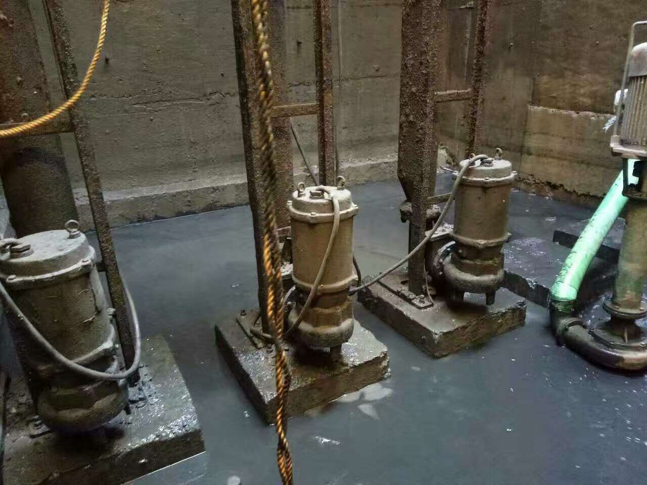 翁源污水池清理